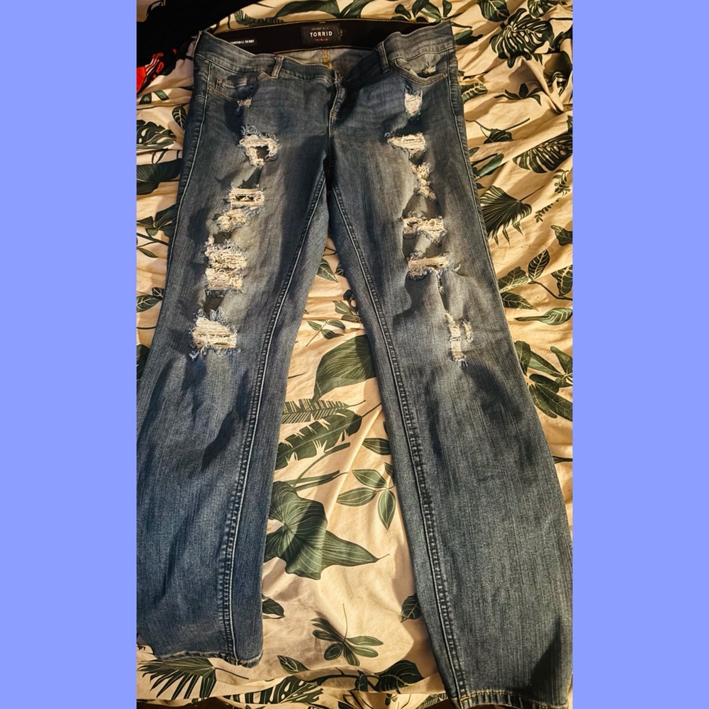 💜Torrid bombshell skinny jeans💜
